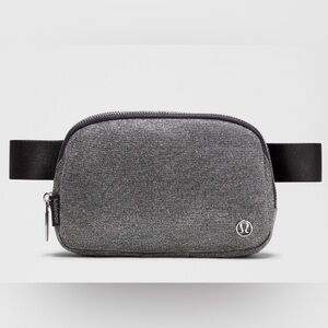 Lululemon Everywhere belt bag 1L glitter